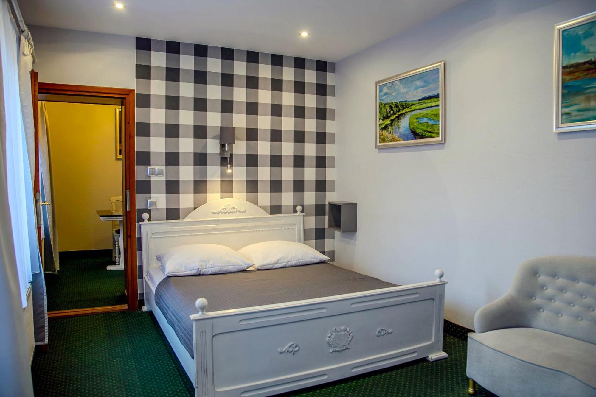 Euro Aparthotel Tarnów Habitación foto