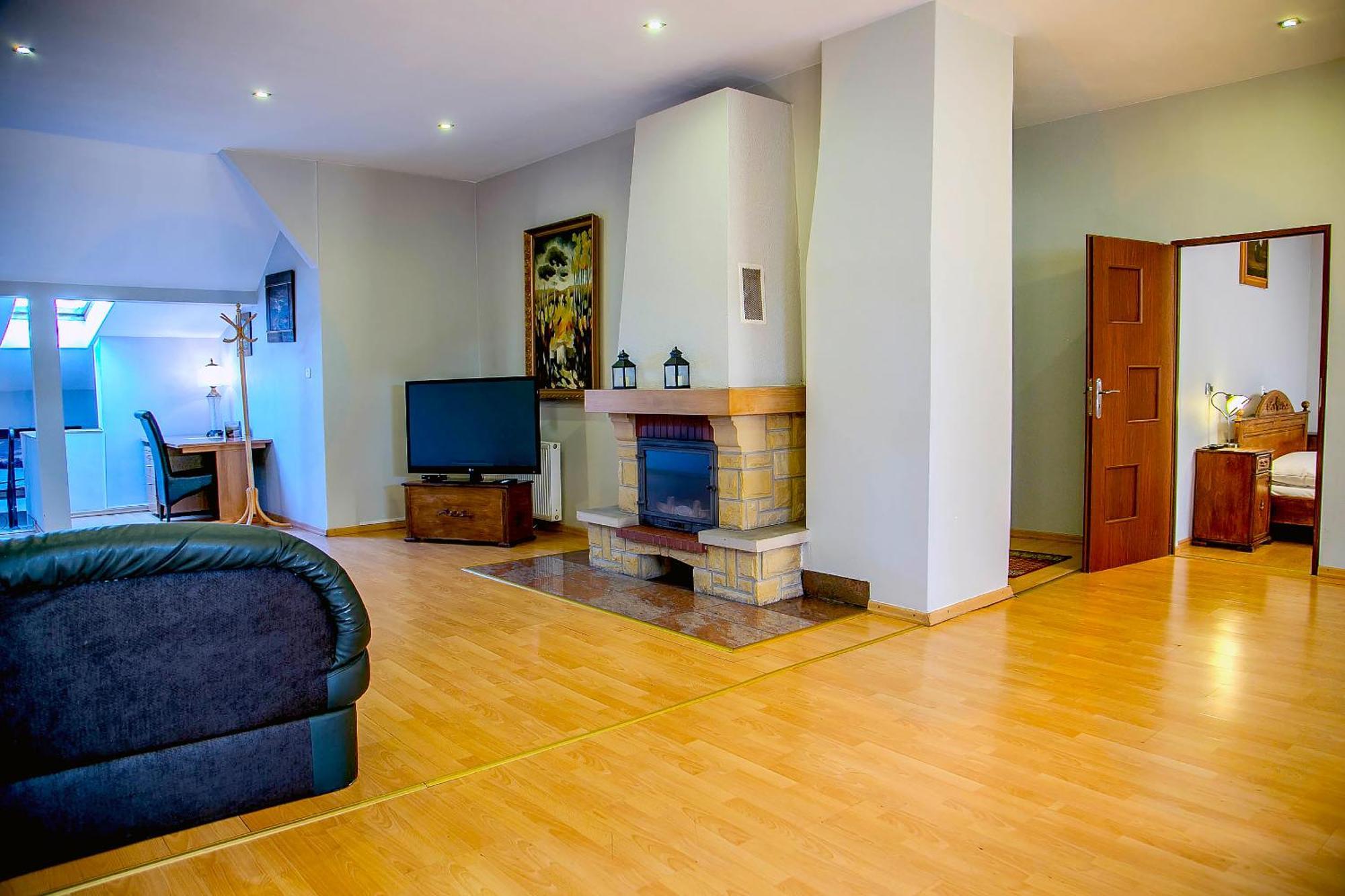 Euro Aparthotel Tarnów Habitación foto