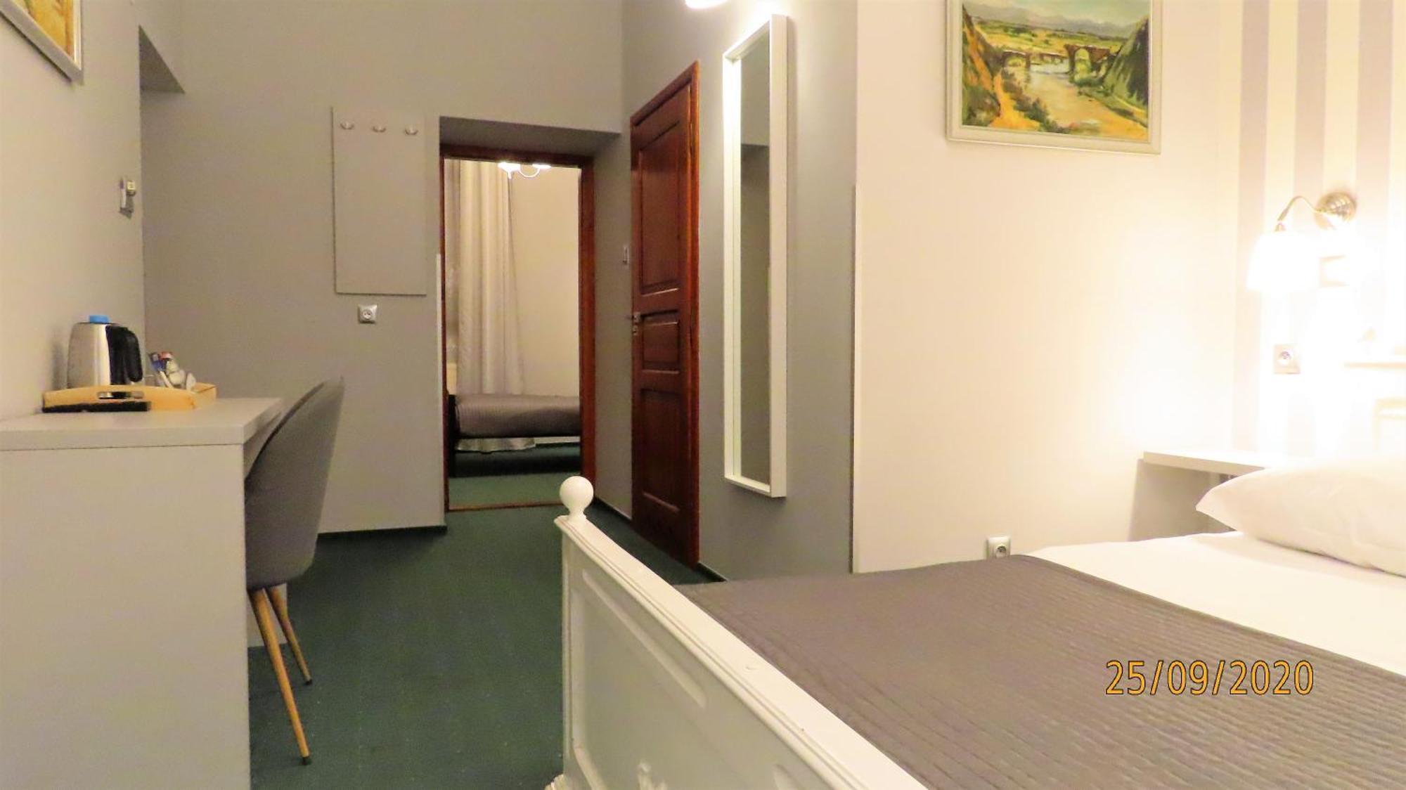 Euro Aparthotel Tarnów Habitación foto